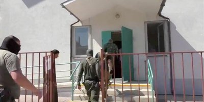 사진: 우크라이나 루한스크 지역의 별도 영토에서 예배 중단(2017년 8월)