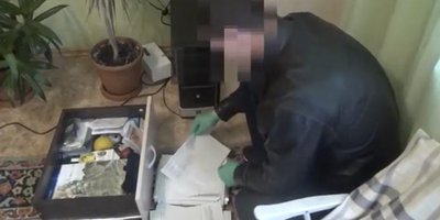 Search of Jehovah's Witnesses (archival photo)