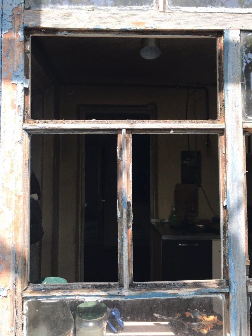 A window broken by security forces in the house of Artem Shabliy during the assault. Kerch. May 26, 2020.