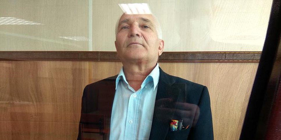 照片:尤里·萨维利耶夫在法庭上。2020 年 7 月