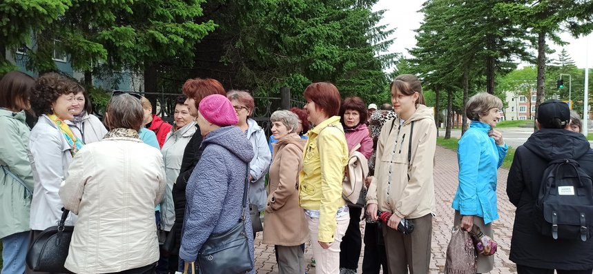Friends and relatives of the believers awaiting the decision of the court of appeal