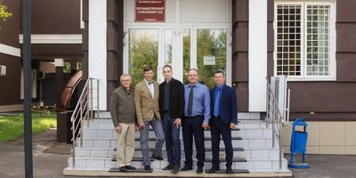 Sergueï Logounov, Pavel Lekontsev, Vladislav Kolbanov, Vladimir Kochnev et Nikolaï Jouguine au palais de justice le jour du verdict. Août 2023.