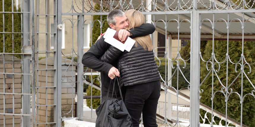 Oleg Danilov meets his wife. March 1, 2024