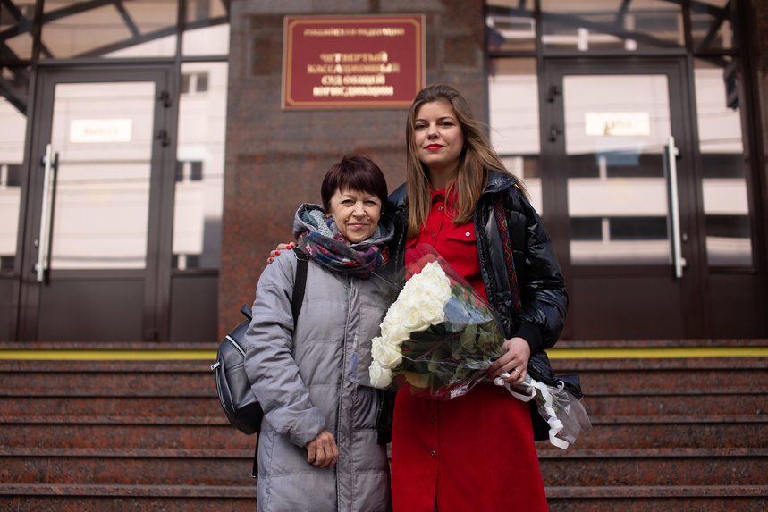 Irina and Galina, Rinat Kiramov&rsquo;s mother and wife, in front of the court of cassation, March 2024