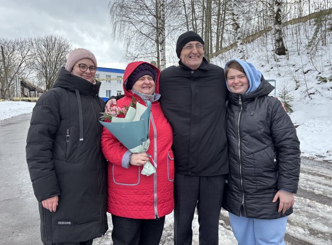 Vladimir Melnik, his wife and two of their daughters. April 9, 2025