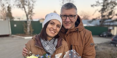 Dmitriy and Marina Dolzhikov on the day of his release. October 24, 2025